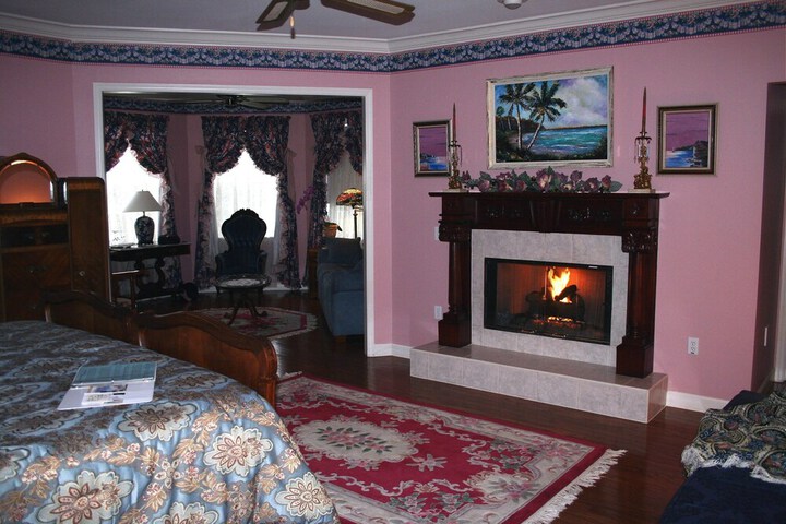 Room 9 of 84