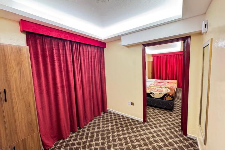 Room 7 of 25