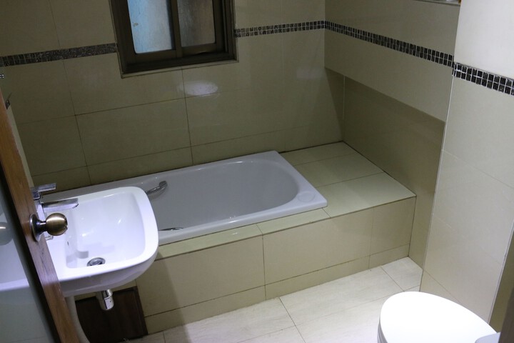 Room 34 of 72