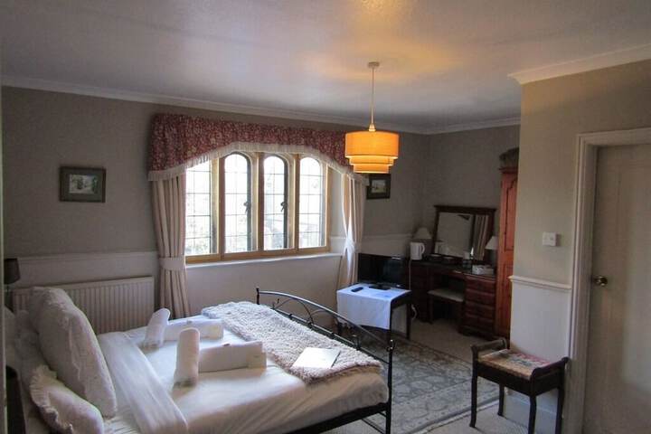 Room 2 of 31