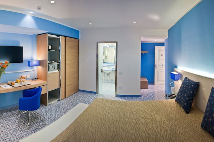 Room 6 of 116
