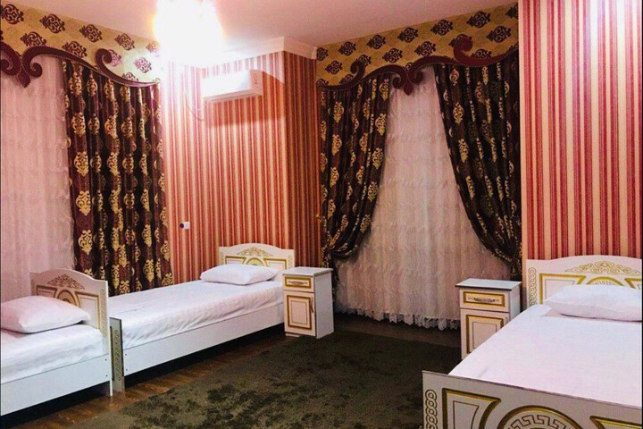 Room 2 of 32