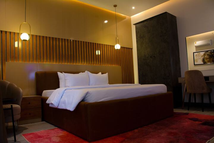 Room 4 of 24