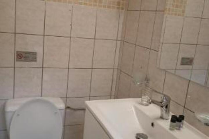 Room 12 of 15