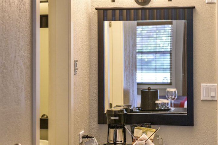 Breakfast/Coffee Service 70 of 170