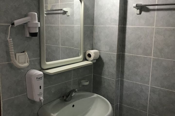 Room 16 of 26
