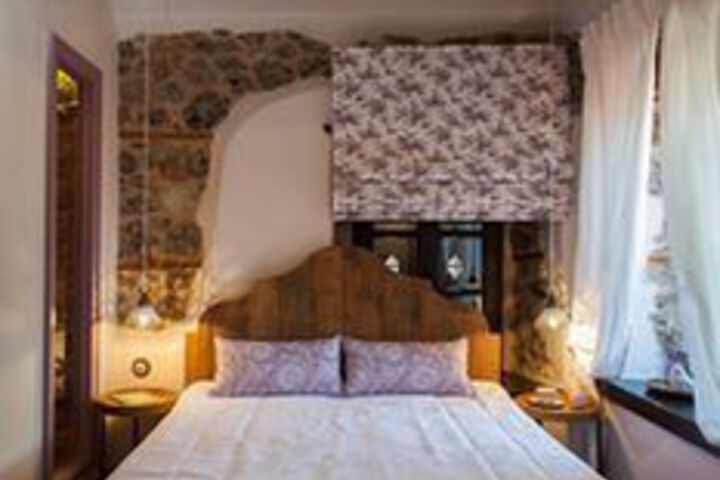 Room 10 of 20