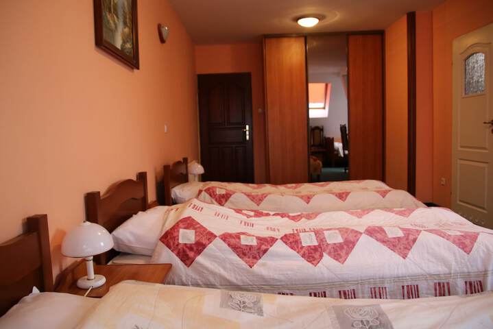 Room 18 of 101
