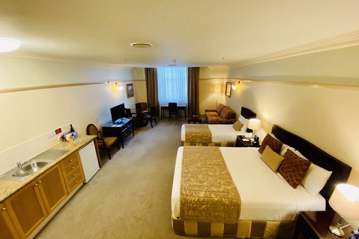 Room 28 of 105