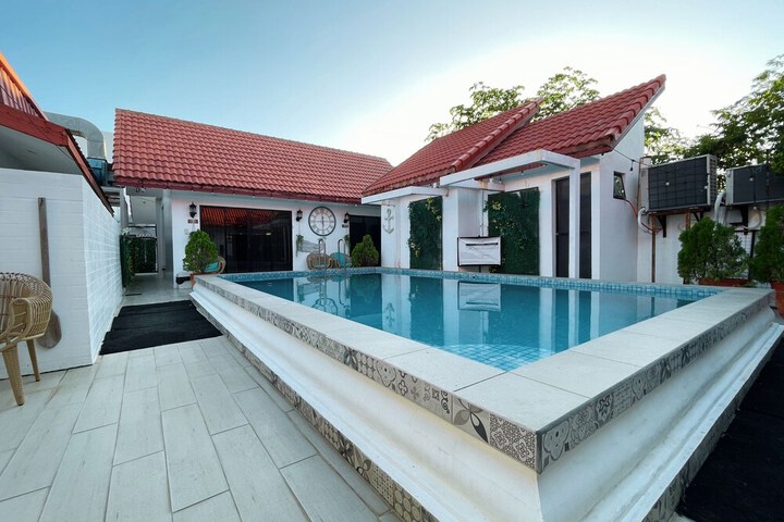 Pool 65 of 106