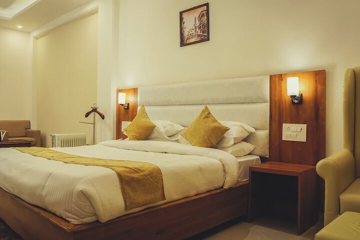 Room 8 of 23