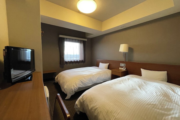 Room 8 of 30