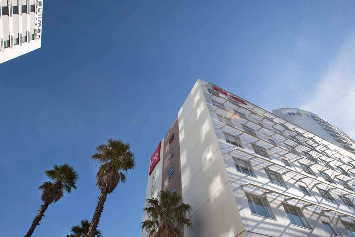 Hotel 63 of 64