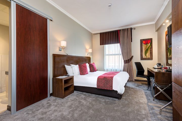 Room 6 of 53