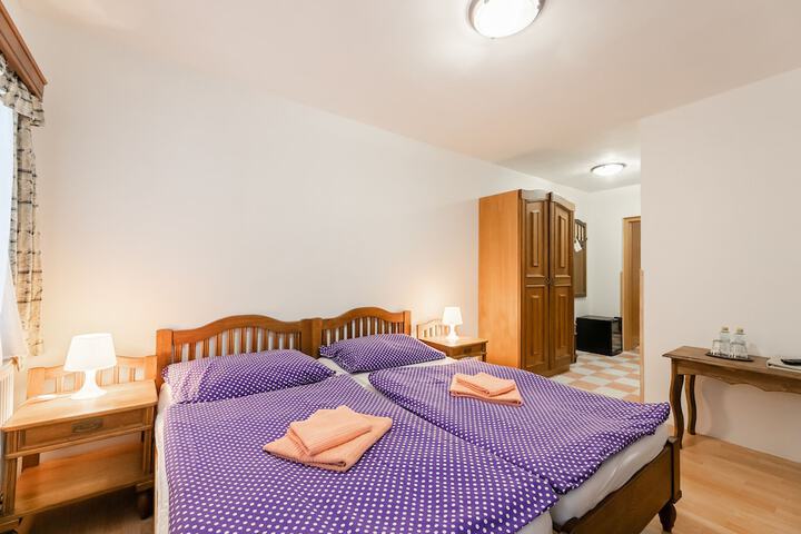 Room 43 of 128