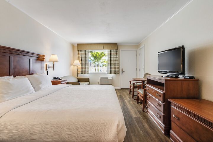 Room 16 of 18