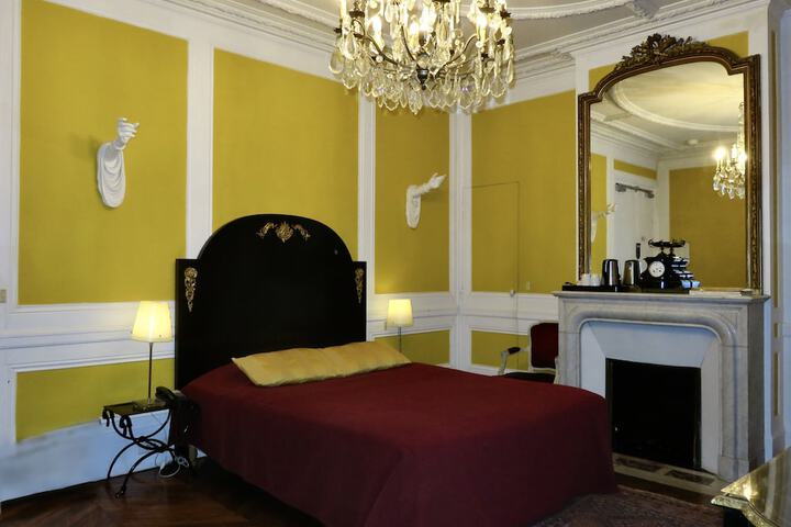 Room 15 of 81