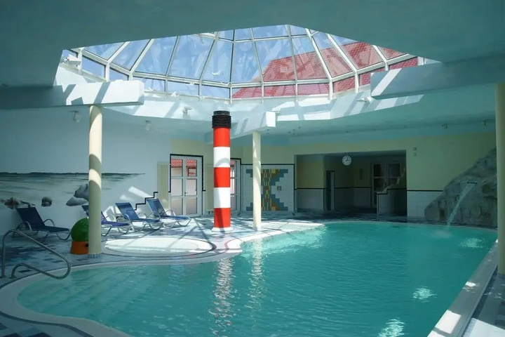 Pool 6 of 12