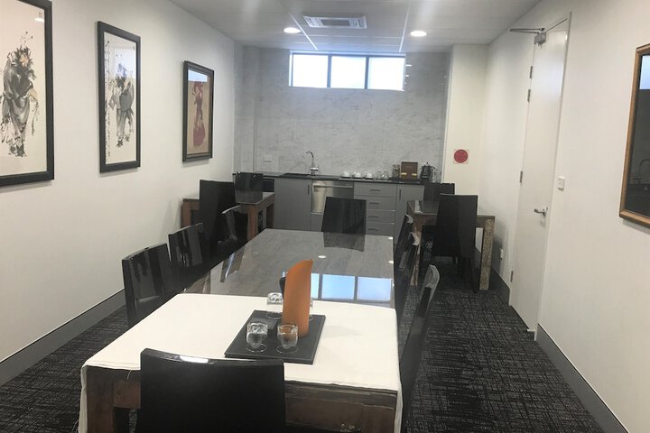 Business Center 22 of 33