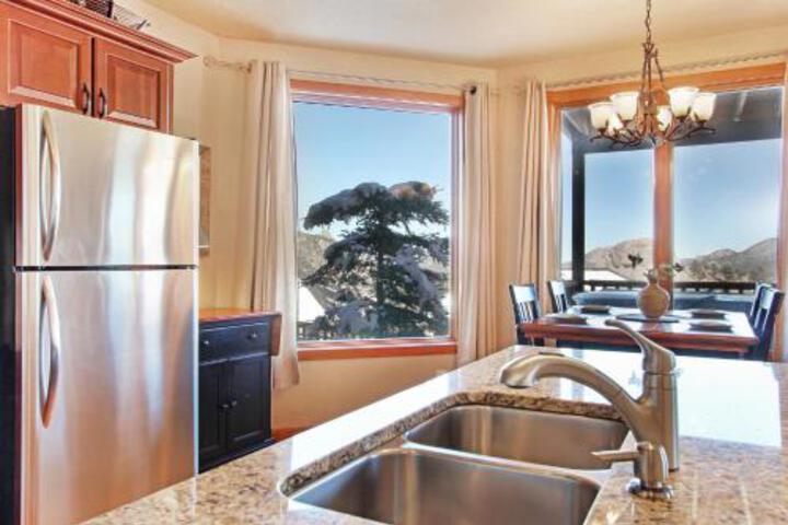 Mount Cirrus 10B 3 Br Condo in Estes Park, CO