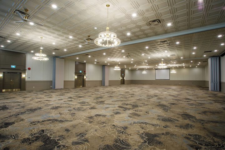Ballroom/Hall 128 of 152