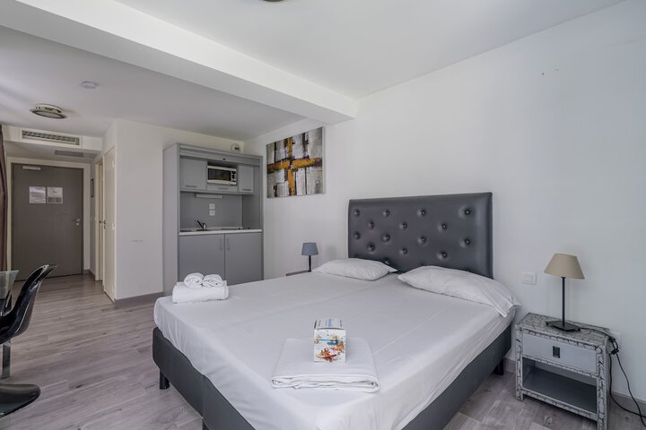 Room 19 of 50