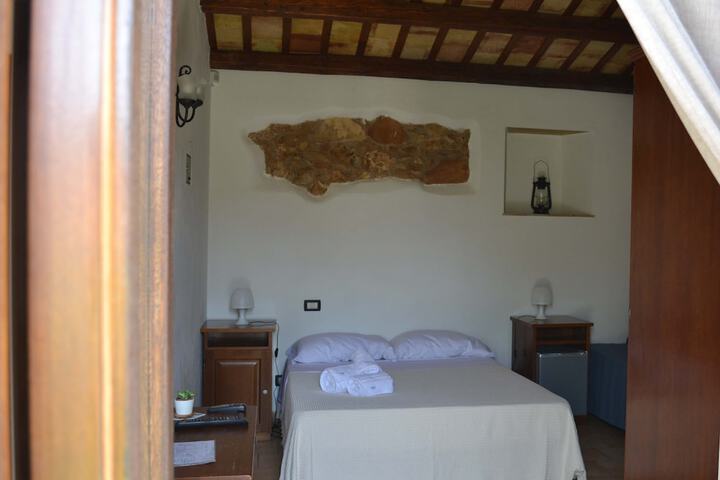 Room 3 of 48