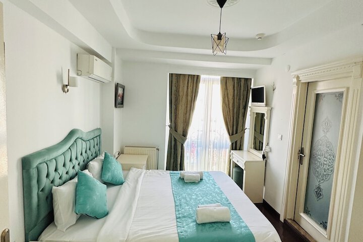 Room 9 of 17