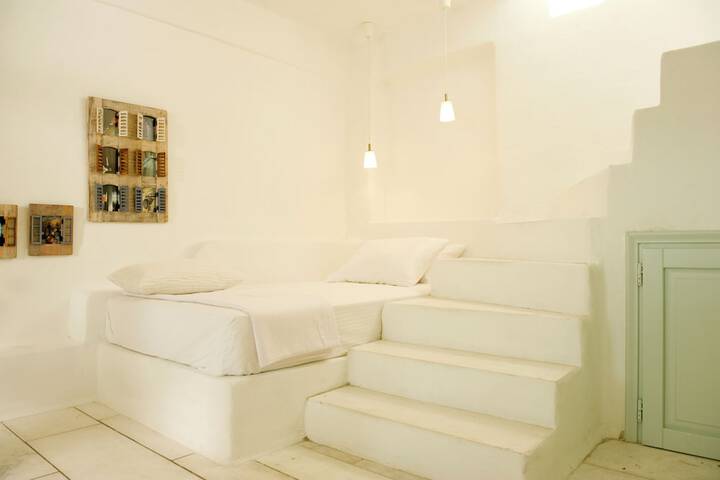 Room 25 of 118