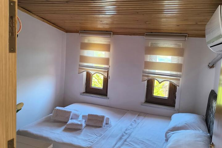 Room 11 of 63