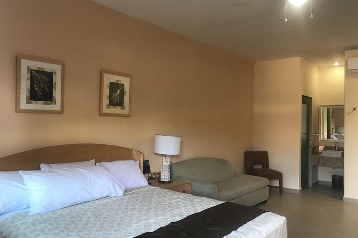 Room 3 of 32