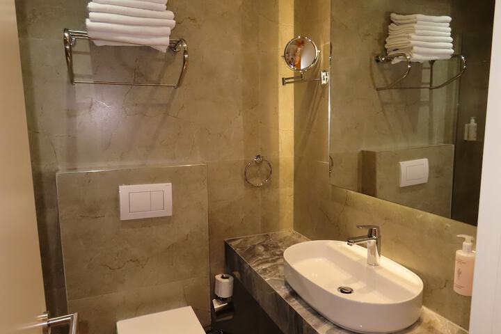 Room 44 of 51