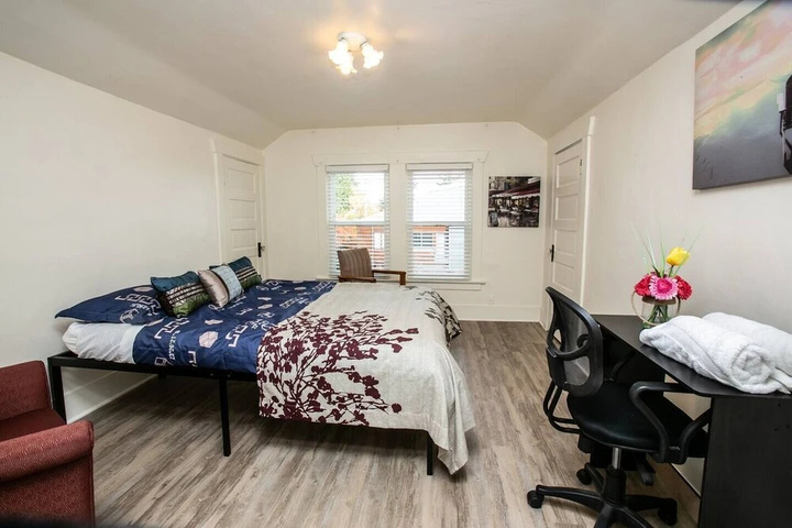 Room 4 of 19