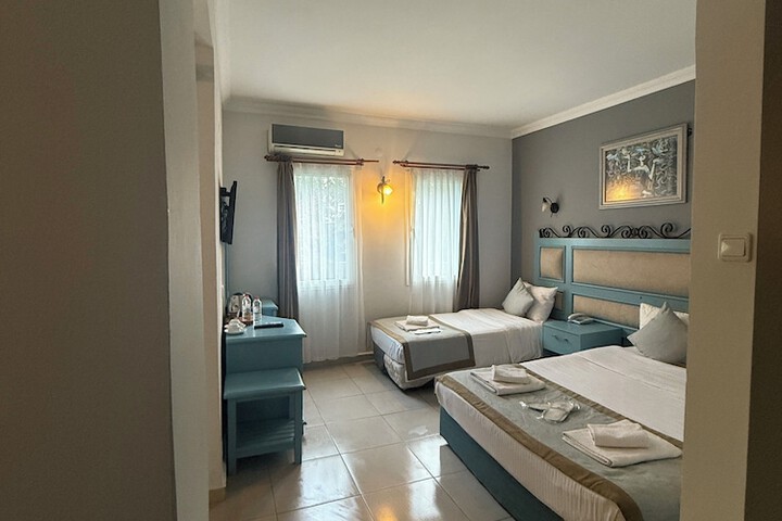 Room 35 of 184