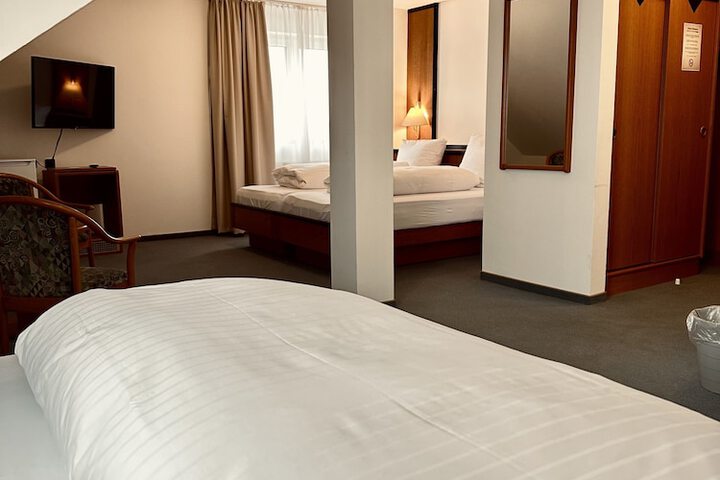 Room 29 of 63