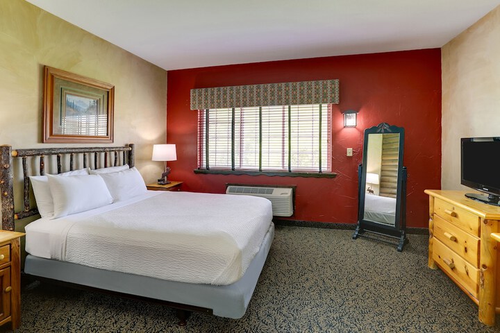 Expanded Queen Bed (4 of 5)