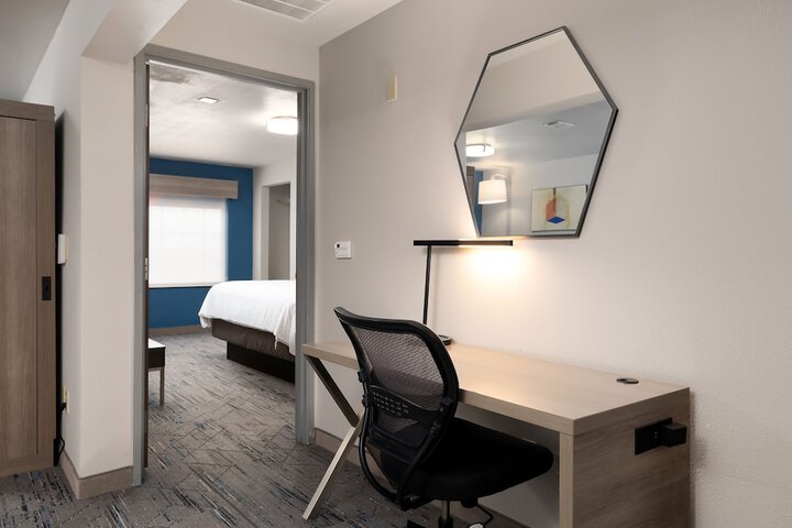 Room 15 of 50