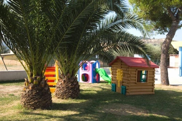 Children's play area - outdoor