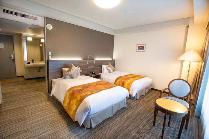 Room 10 of 43