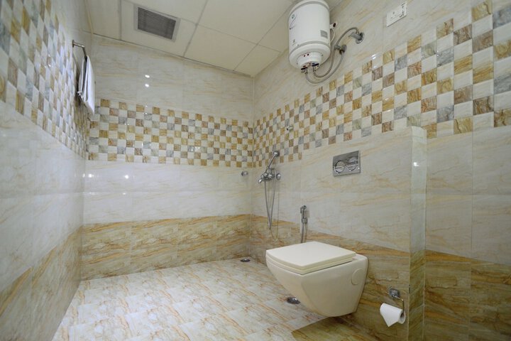 Room 12 of 17