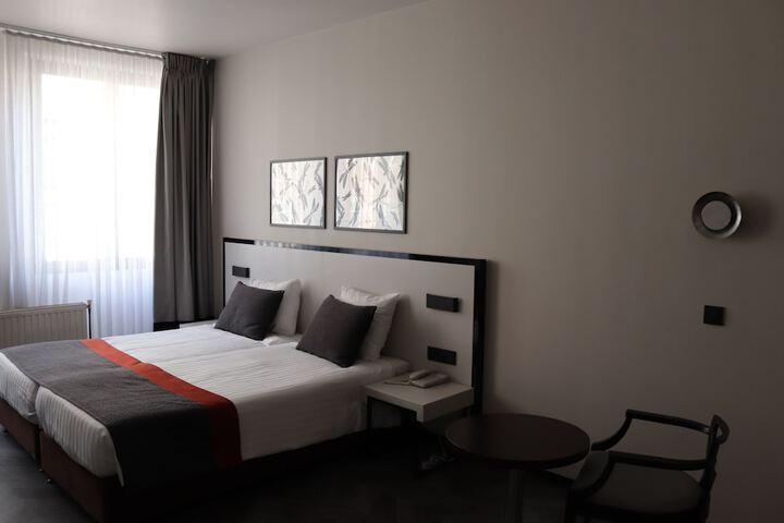 Room 36 of 80
