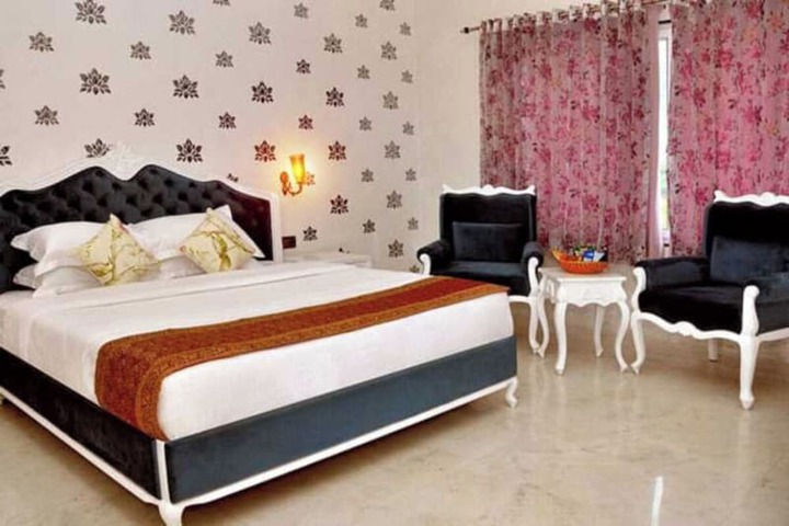 Room 6 of 14