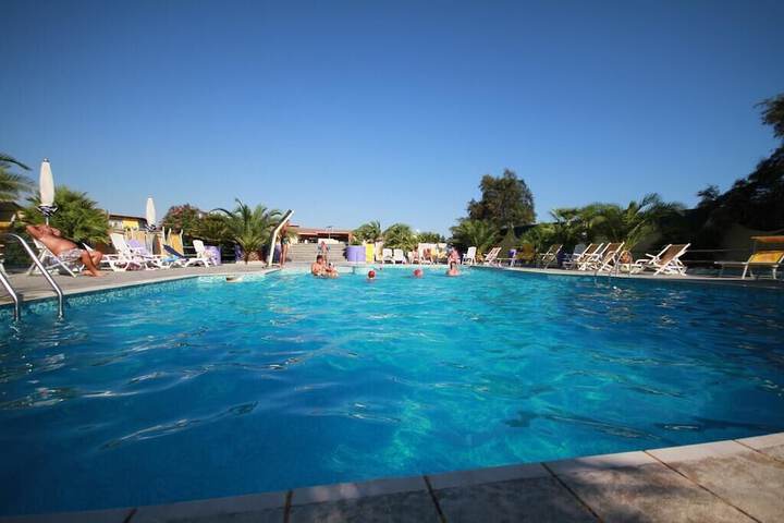 Pool 99 of 150