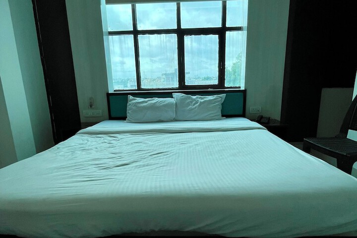 Room 34 of 53