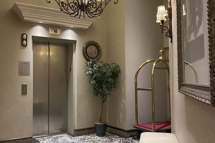 Entrance & Lobby