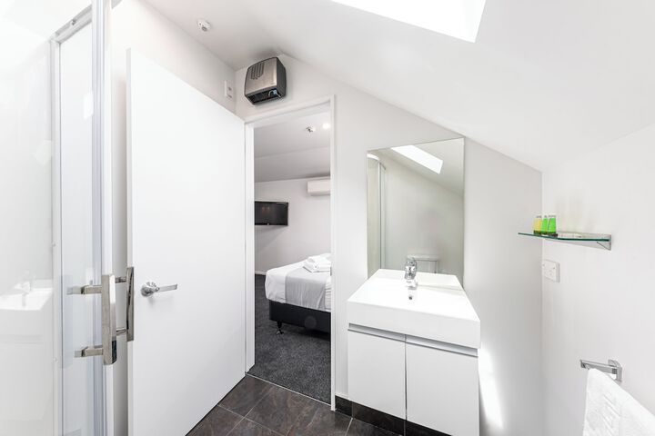 Room 45 of 62