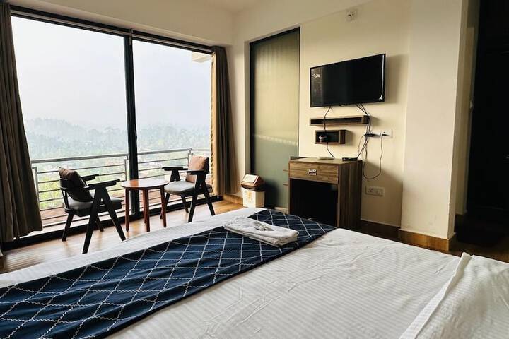 Room 32 of 59