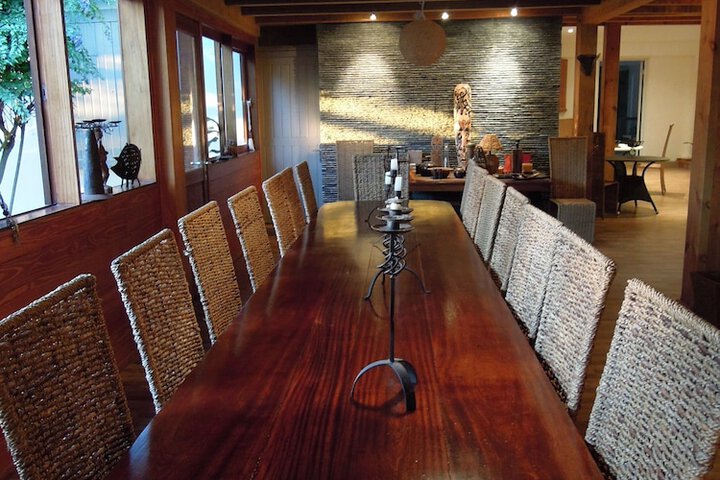 Dining 6 of 13