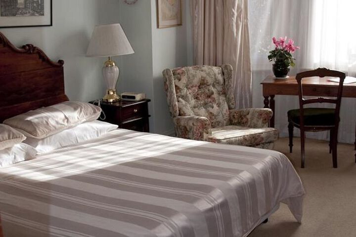 Room 11 of 25