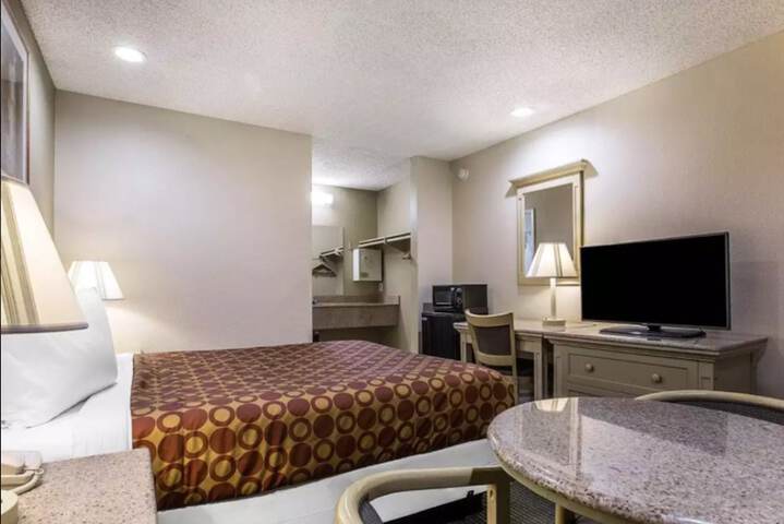 1 Queen Bed Accessible (1 of 5)